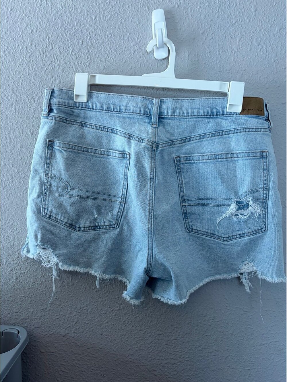 American Eagle Strigid '90s Boyfriend Short Light Wash size 18